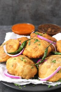 Jaipur famous food pyaaz onion kachori image