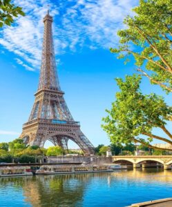 eiffle tower in paris image